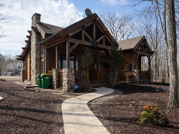 59 W Sugarloaf Ln, Hazleton, PA 18202