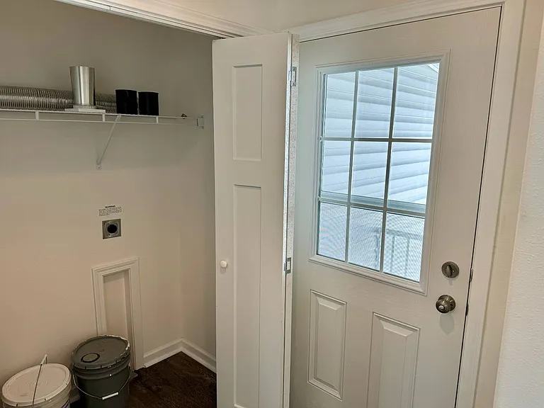 1270 Plymouth Pl — Photo 16