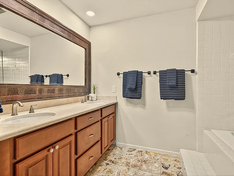1570 S La Verne Way — Photo 14