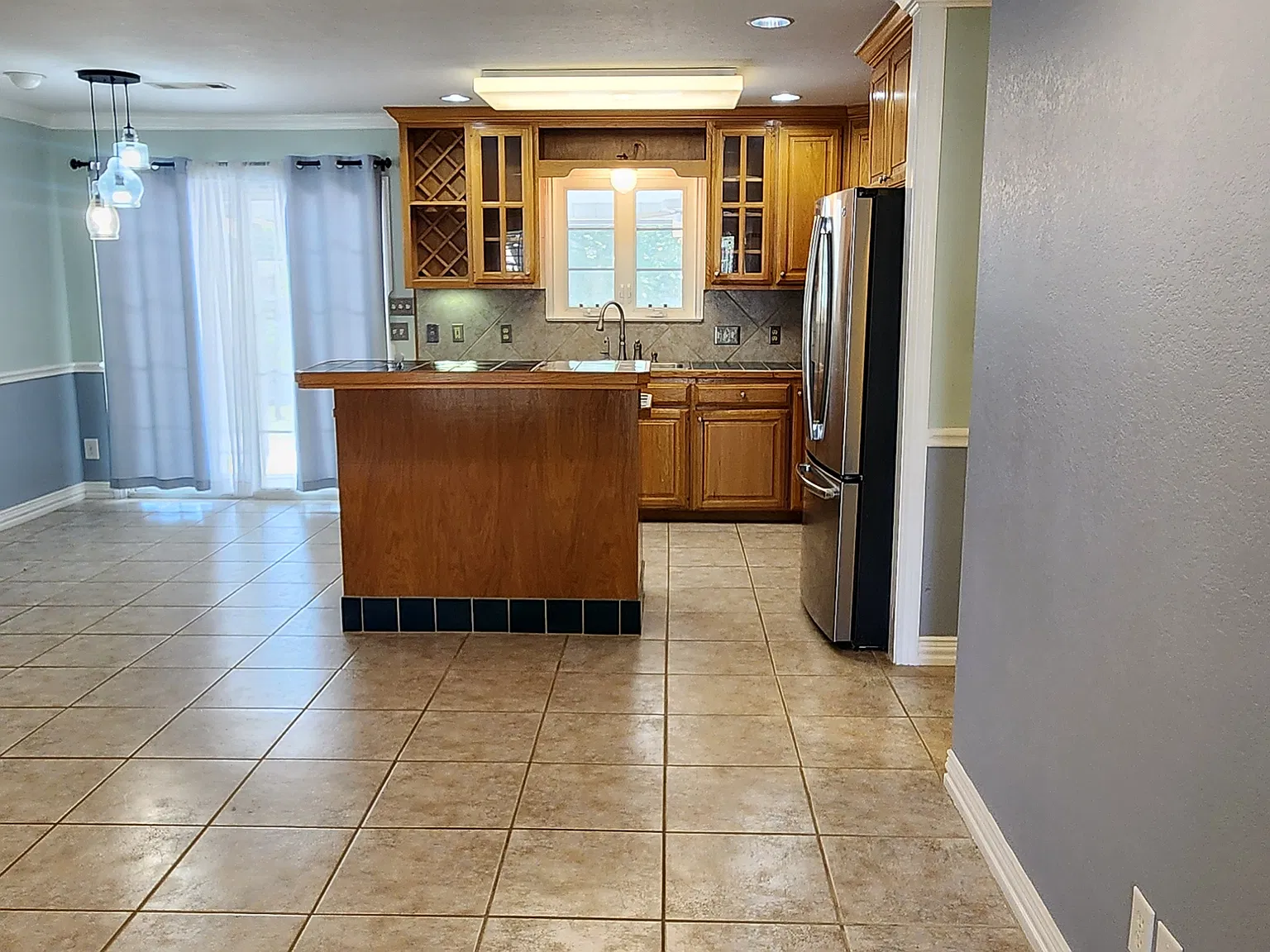 3 bed, 1180 sqft, $1,600 — Photo 4