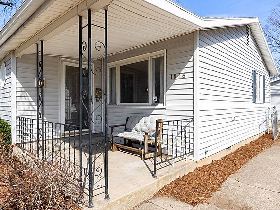 3rd image of 1816 Crestwood Blvd