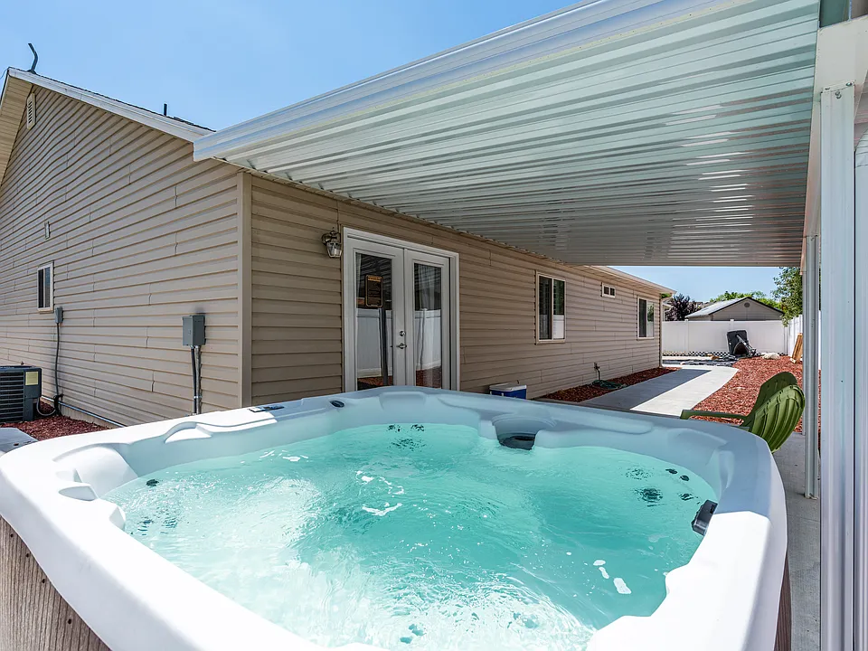 233 N Erastus Dr