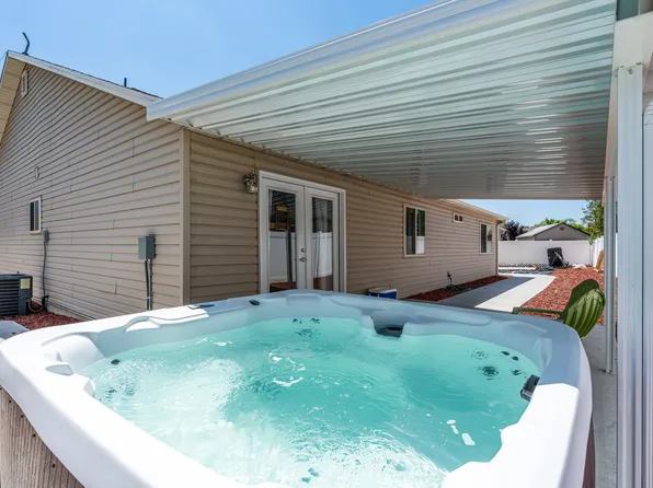 233 N Erastus Dr, Ogden, UT 84404