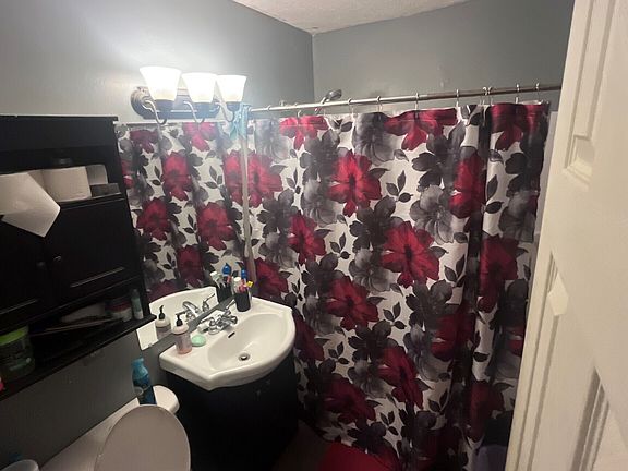 4th image of 1416 Groff Ave