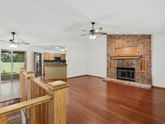 3rd image of 2735 S Carrwood Cir