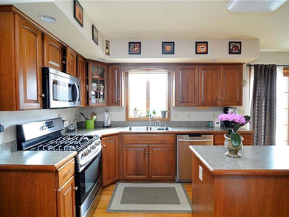 2nd image of 1165 Sierra Dr