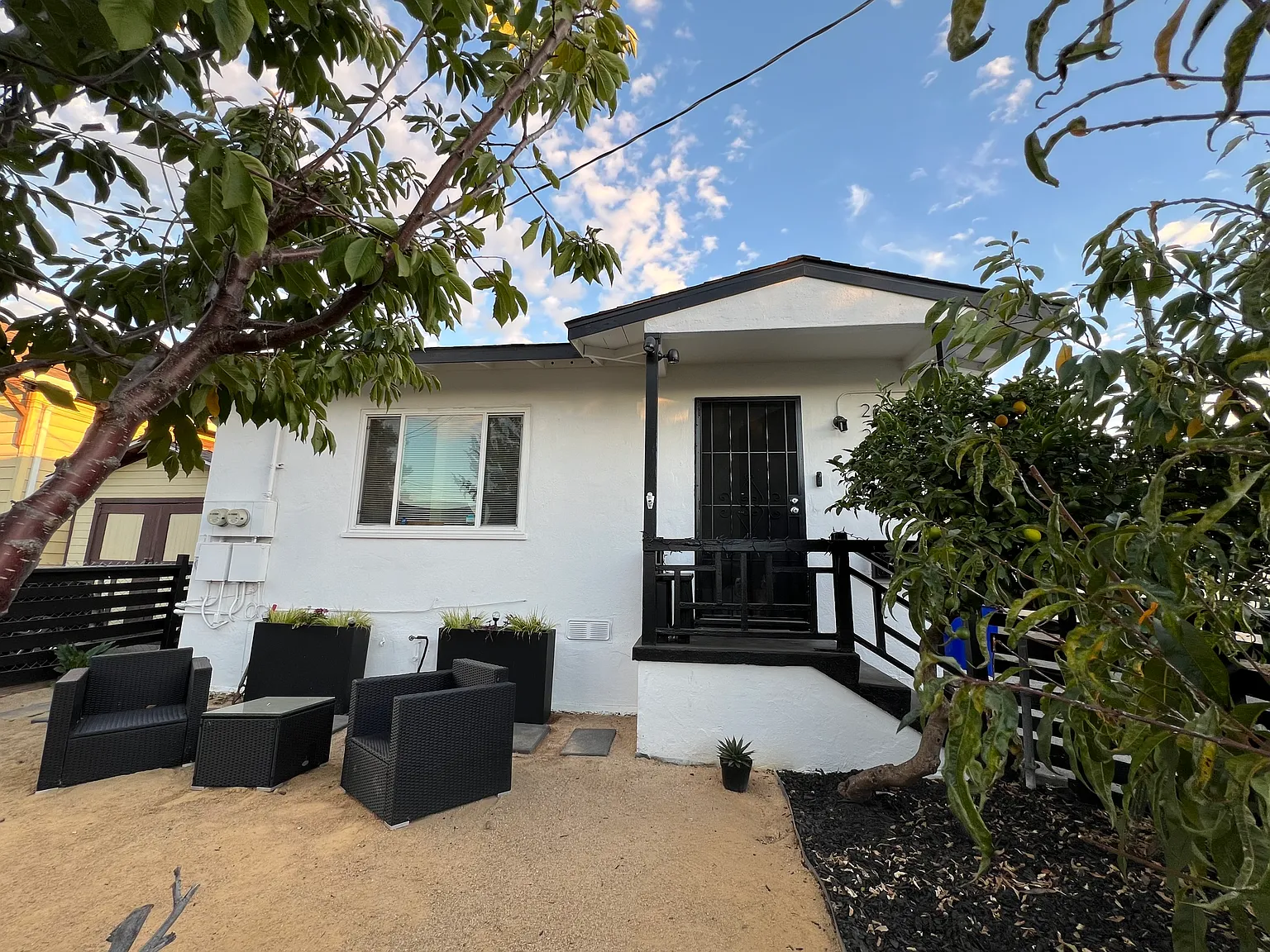 2622 Viola St photo 1