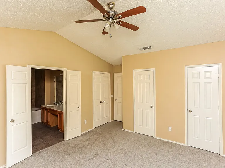 1526 Chapman St — Photo 13