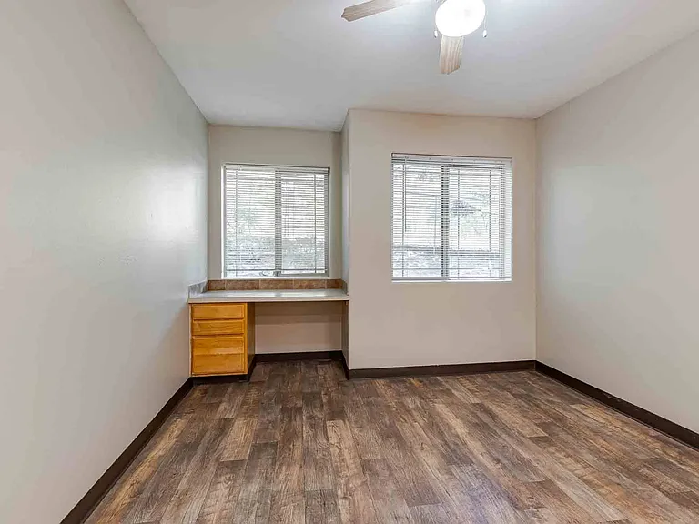 Aravia Apartments — Photo 16
