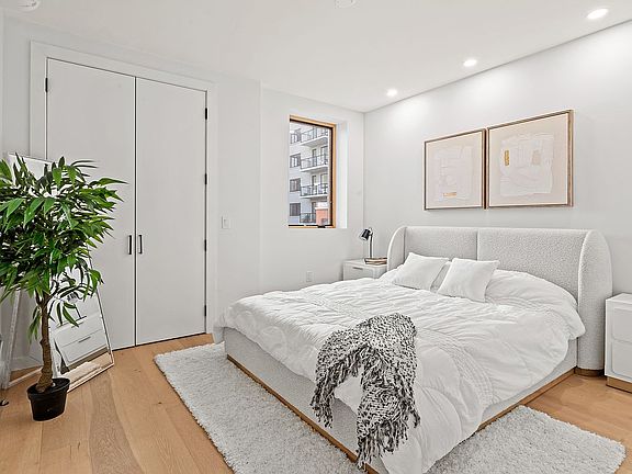 4th image of 406 Midwood St #3B