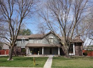 2508 Cottonwood Rd, Grand Island, NE 68801