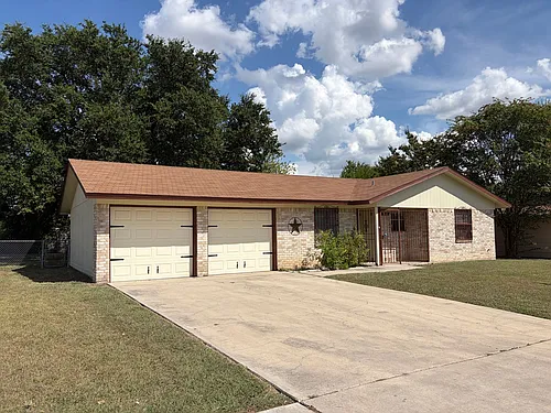 2402 Andover Dr Photo 1
