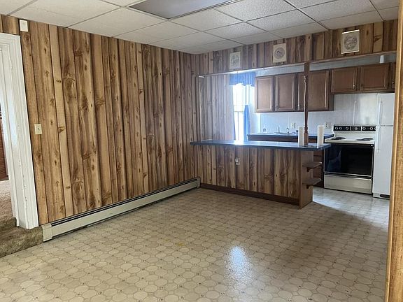 5th image of 515 Main St