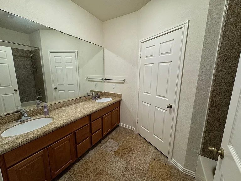 9400 Bellaire Blvd #110 — Photo 9