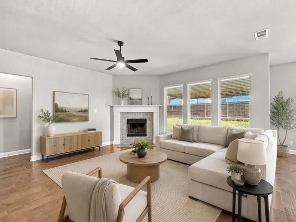 4409 Dandelion Ln, Midlothian, TX 76065