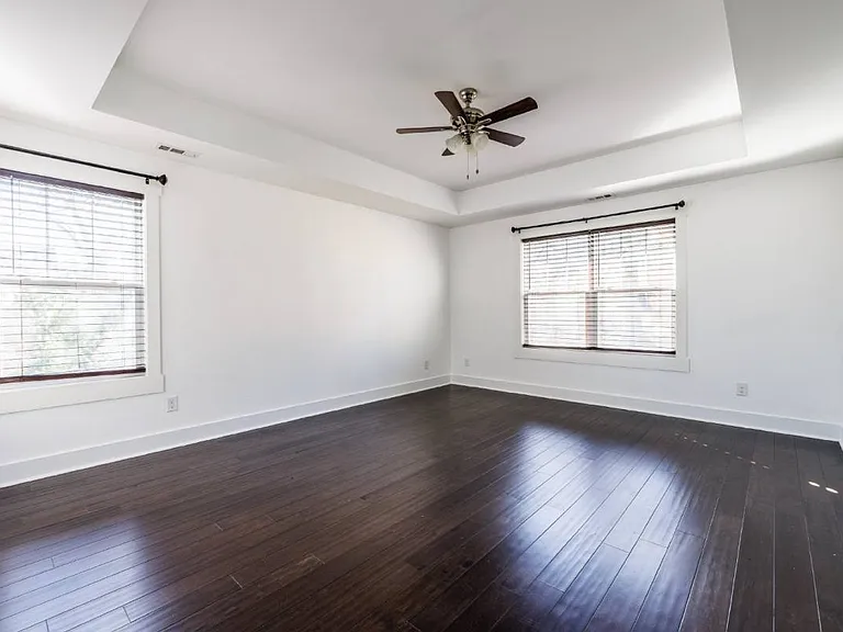 3409 Elkins Ave — Photo 10
