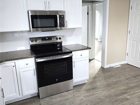 3rd image of 5104 W 149th St