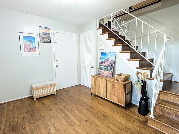 3rd image of 5421 Linden Ct