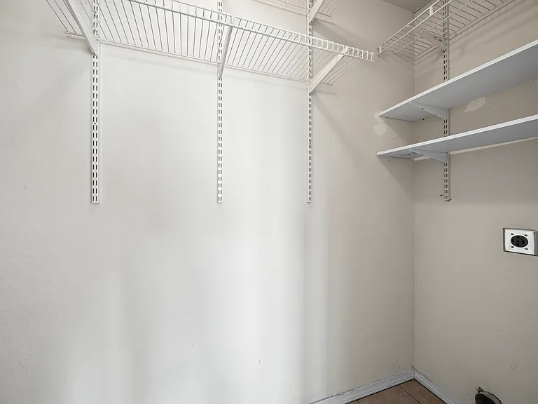 851 Honeysuckle Dr — Photo 12