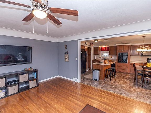 5th image of 6082 S Park Blvd