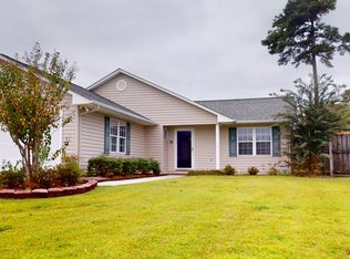 2104 Colony Plz, Jacksonville, NC 28546