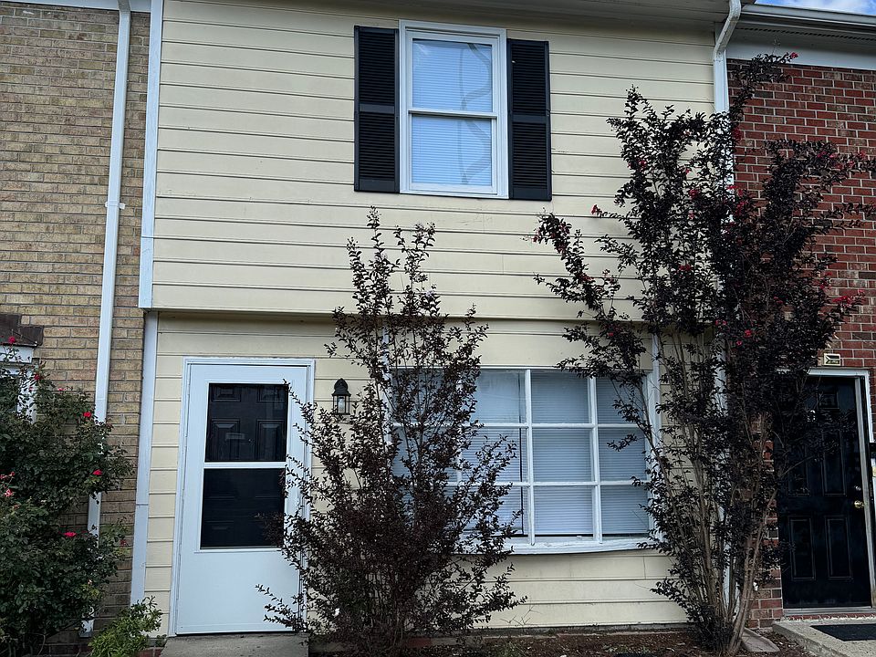 1st image of 104 Chesterfield Ct APT 14