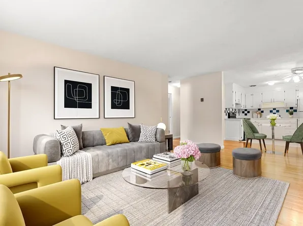 205 Kent St APT 42, Brookline, MA 02446