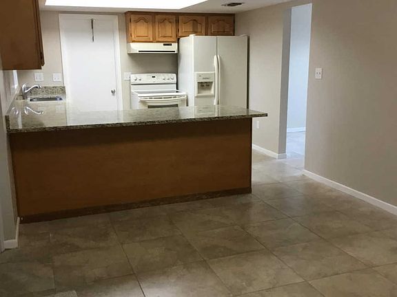 3rd image of 231 Gregory Dr