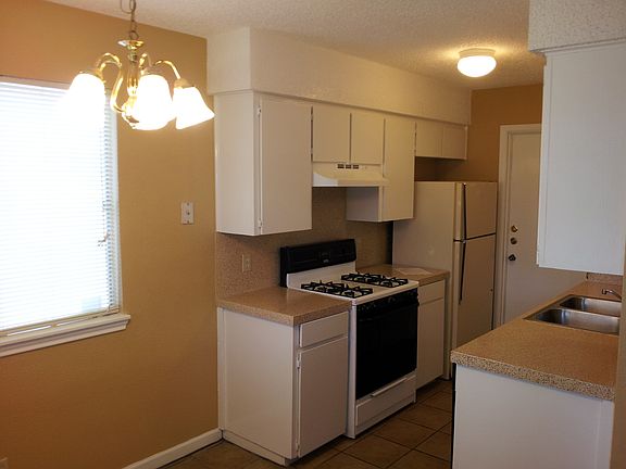 3rd image of 7414 Onion Creek Dr