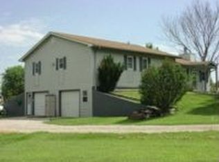 3 Chippewa Dr, Eldon, MO 65026