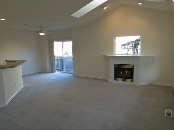 5th image of 1463 Heath Ct