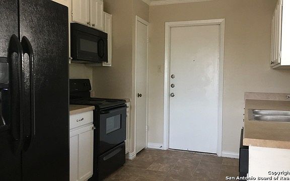 4th image of 4707 Crested Rock Dr