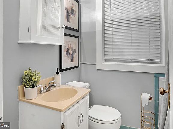 5th image of 1125 Maryland Ave NE APT 6
