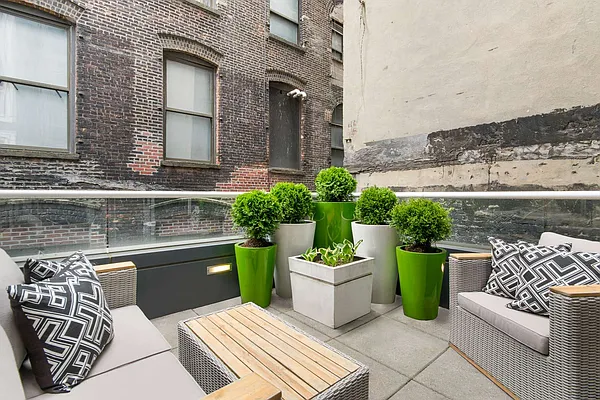 Sold by Compass | media 5