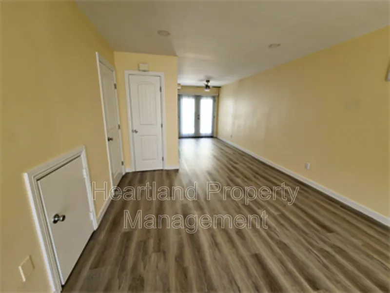 2 bed, 1.5 bath, 1280 sqft, $2,650 — Photo 3