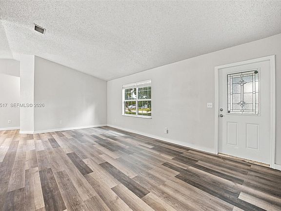 3rd image of 1617 SW Hampshire Ln