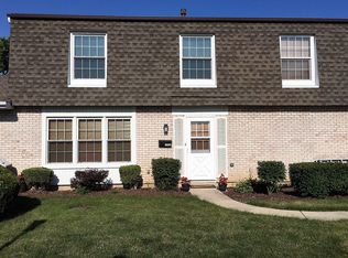 1453 Woodcutter Ln UNIT B, Wheaton, IL 60189