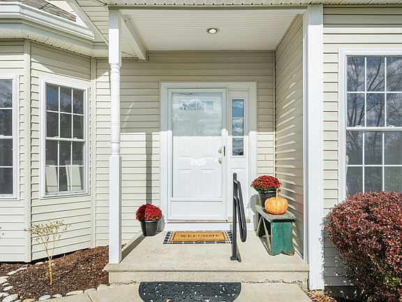 3rd image of 69 Cortland Grove Dr #69
