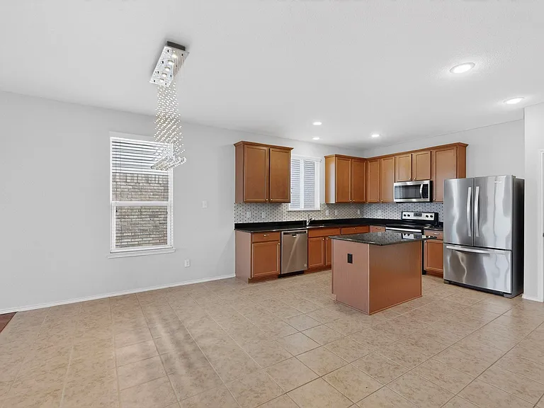 2409 Buelingo Ln — Photo 4