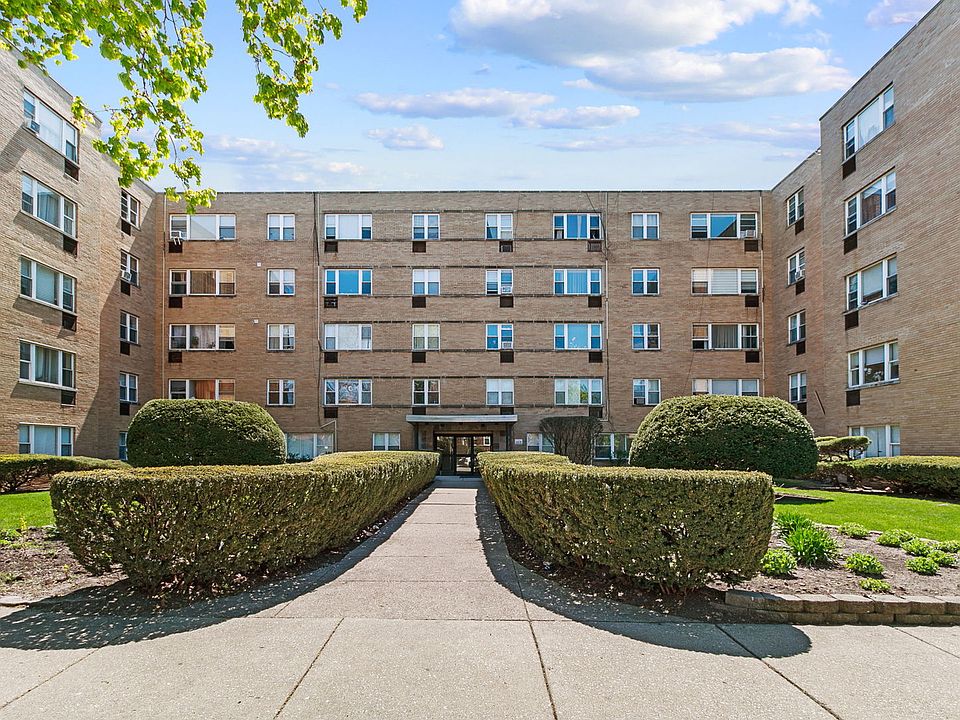 1st image of 2115 W Farwell Ave APT 404