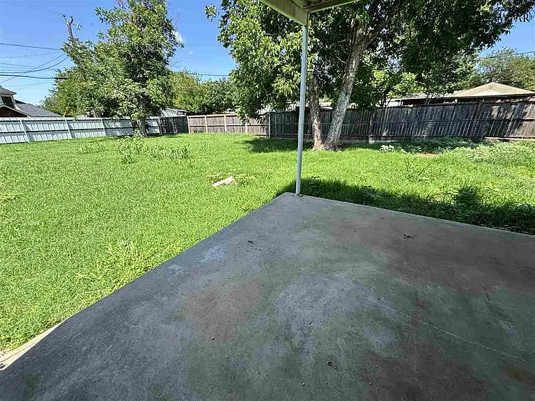 1228 34th St — Photo 9