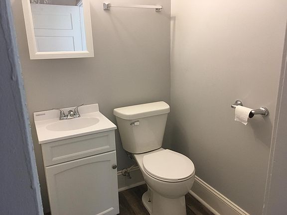 2nd image of 139 1/2 E Lincoln Hwy APT 3