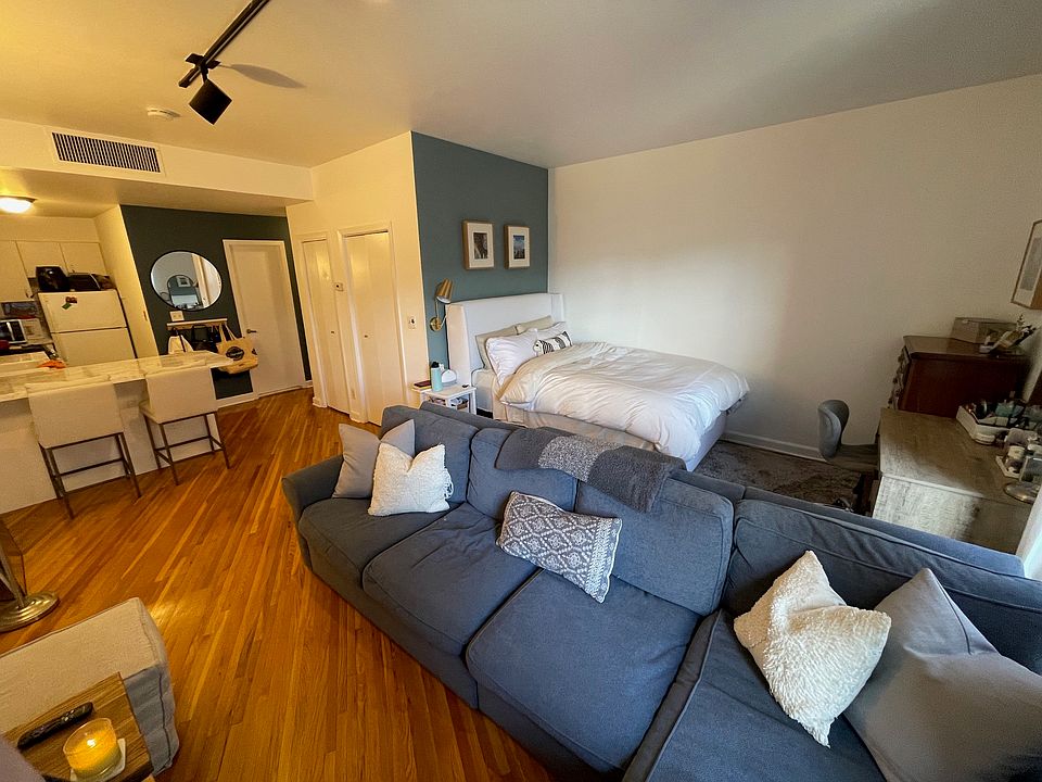 Living/Sleeping area