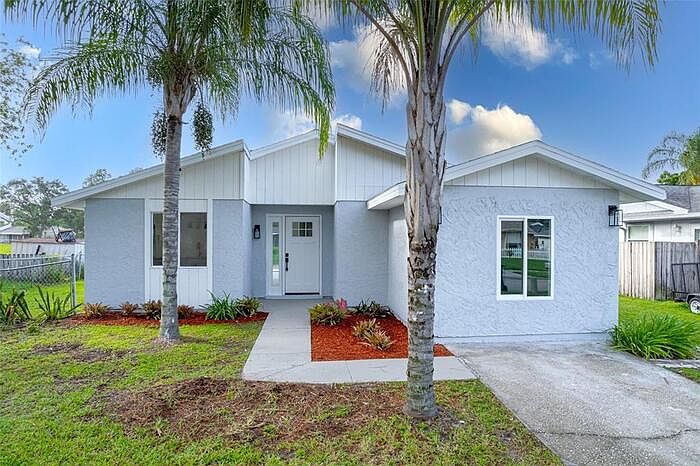 1st image of 645 Bay Lake Trl