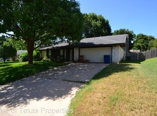 911 River Oaks Dr, Austin, TX 78753