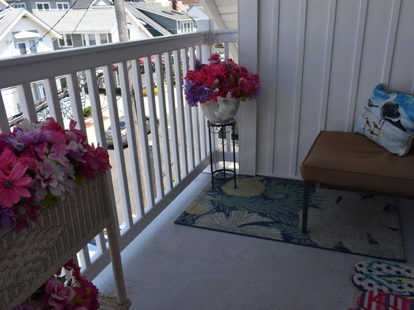 806 Delancey Pl UNIT 3