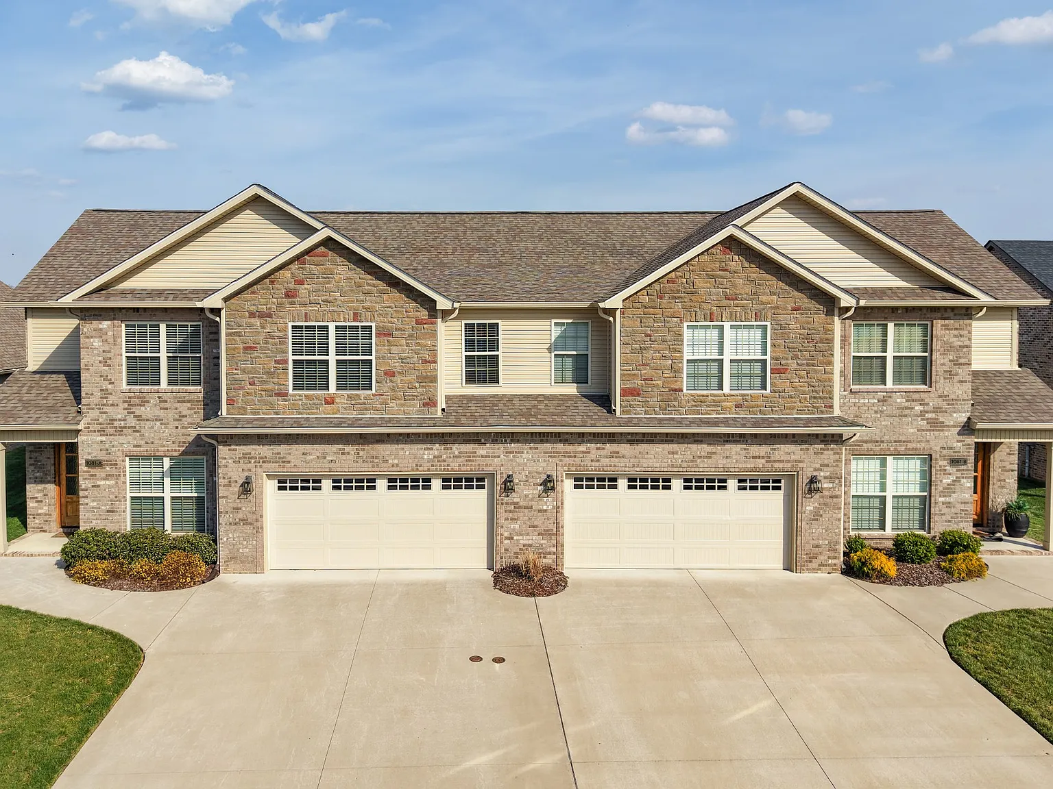 3 bed, 2.5 bath, 3000 sqft, $2,795 — Photo 1