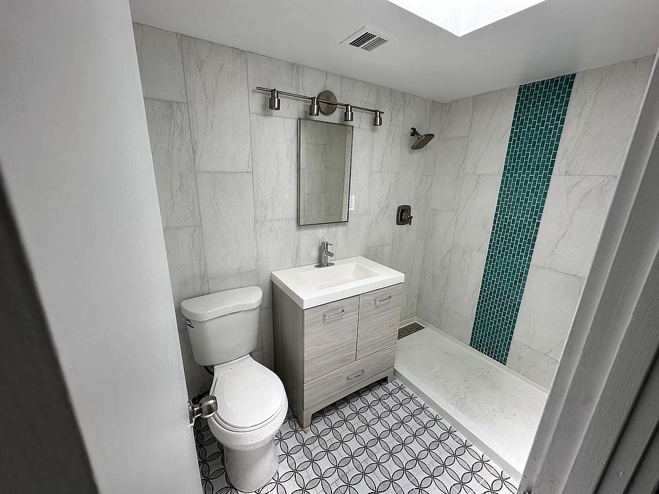 1st image of 379 N Glen Cir