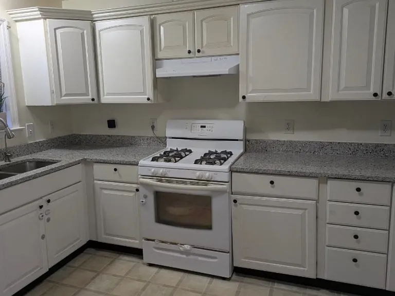 37 Glen Ave #20 — Photo 3