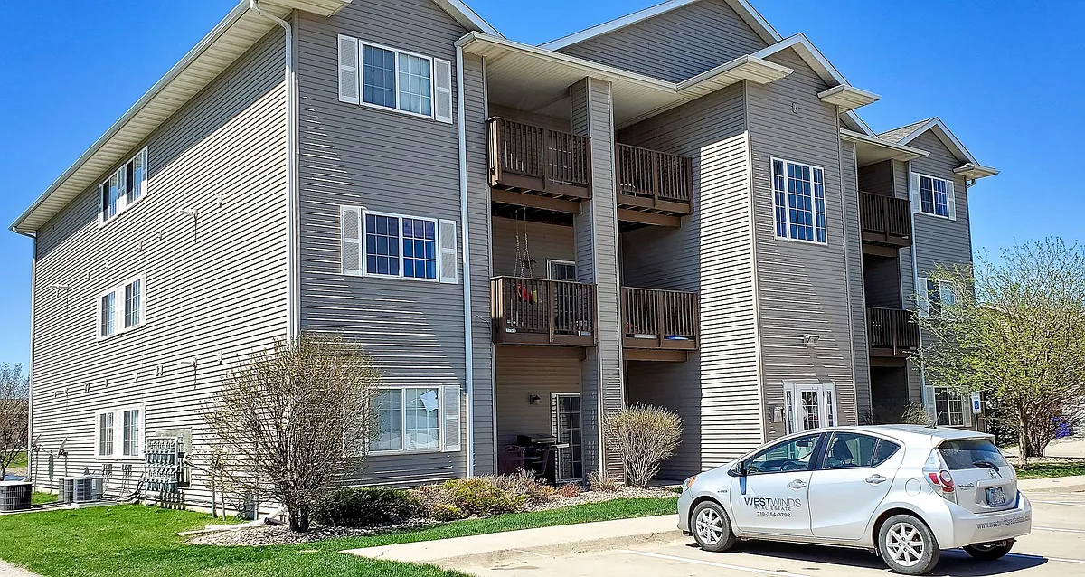 Building Photo - 460 Kansas Ave #5